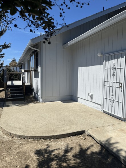 Building Photo - 4589 Malabar Ave