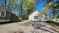 Building Photo - 830 Woodville Rd