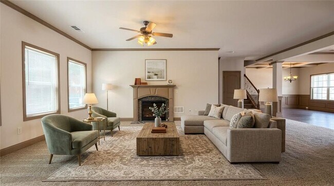 Building Photo - 2110 Line Dr