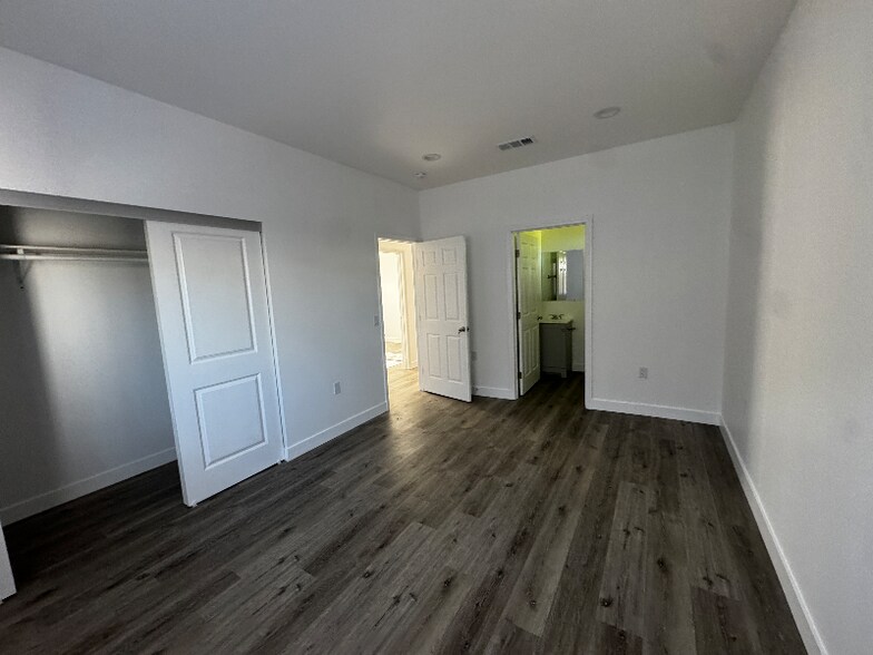 Building Photo - 1976 W 18th St