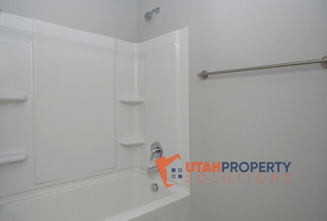 Building Photo - 14424 S Ferndale Way