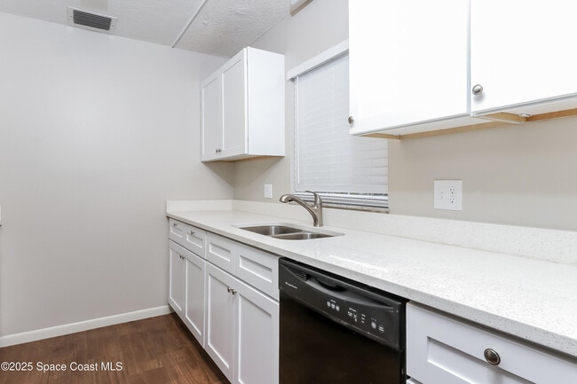 Building Photo - 147 Ramie Ln