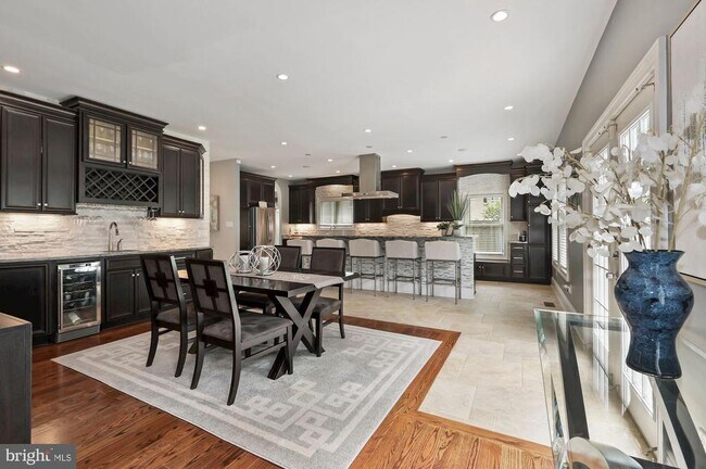 Building Photo - 6005 Selvyn Rd