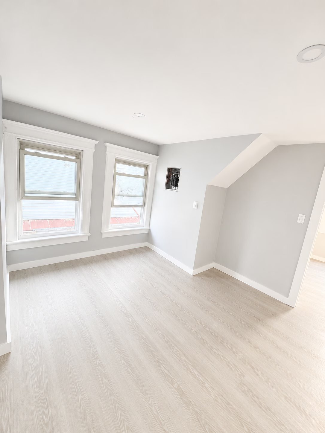 Building Photo - 899 S 19th St