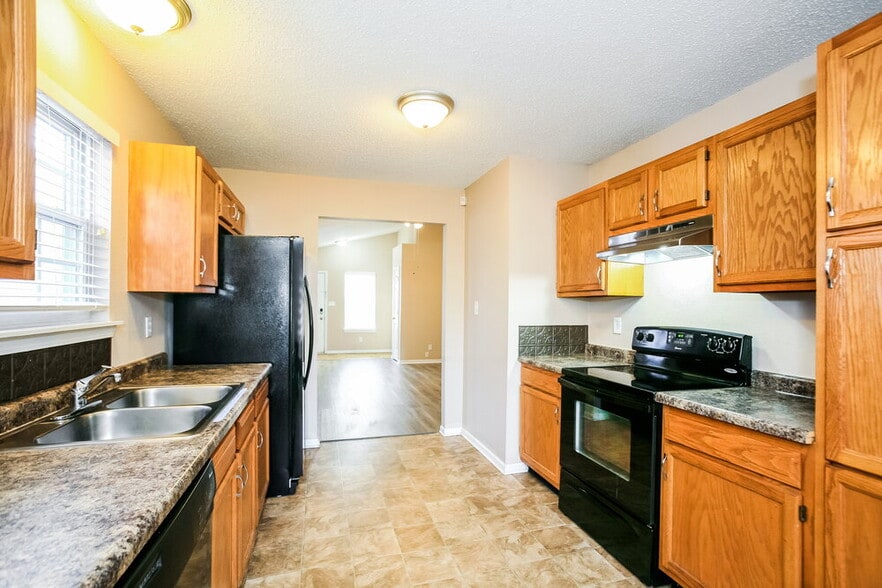 Building Photo - 5202 Sandy Forge Dr