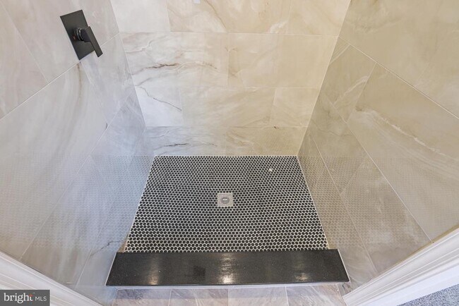 Building Photo - 3803 Cedardale Rd