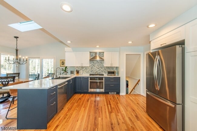 Building Photo - 237 Morris Ave