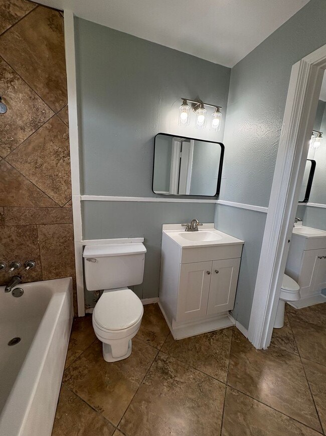Building Photo - Awesome home with lots of space and storage!