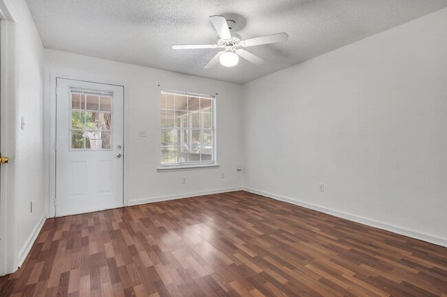 Building Photo - 2467 Nugget Ln