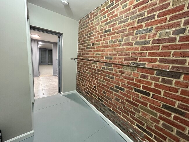 Building Photo - 24 Gallatin St NW