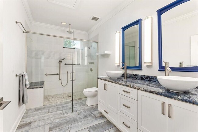 Building Photo - 6914 S Wall St