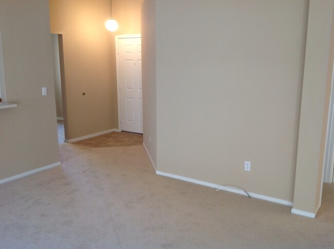 Building Photo - OPEN HOUSE (SUNDAY) 5/4 FROM 2:0 - 3:00.