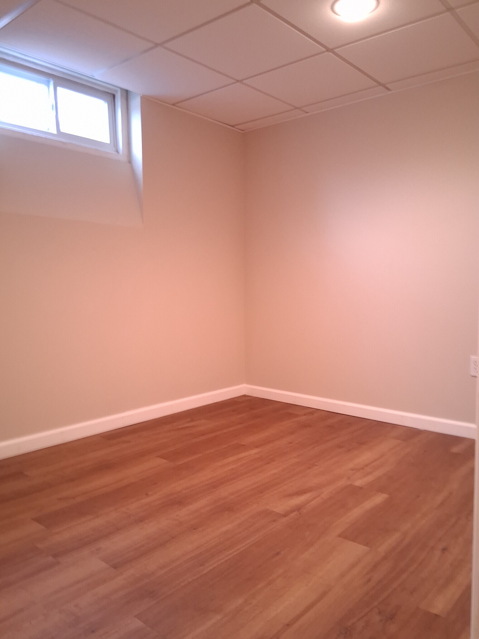 Building Photo - 34 Old East Neck Rd