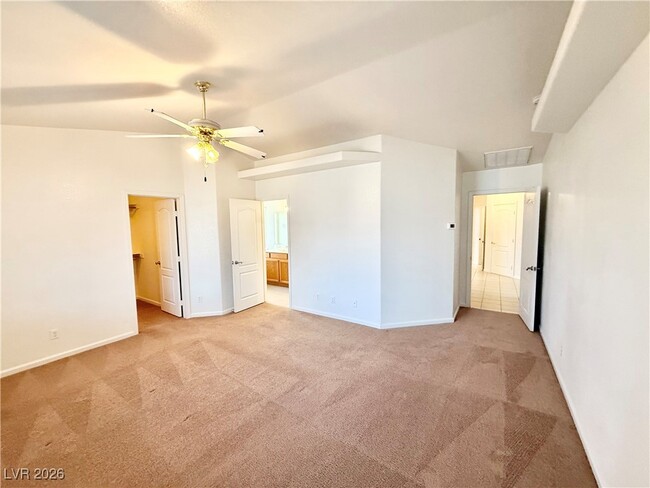 Building Photo - 5421 N Fleetwood Pl