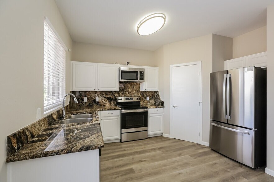 Building Photo - 2829 S 106th Pl