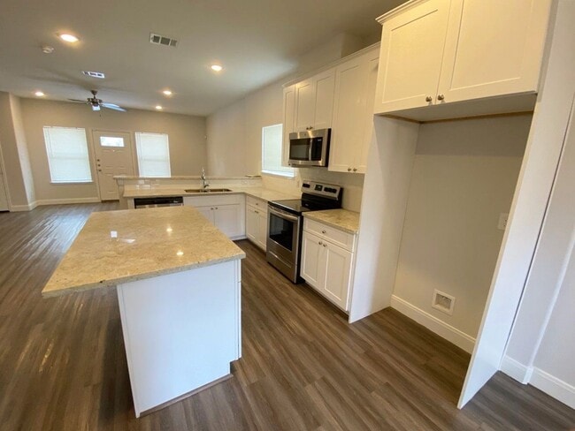 Building Photo - 8214 Parker Rd