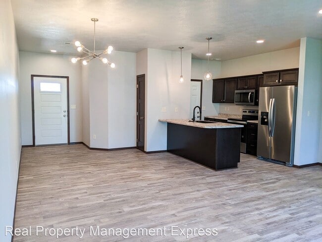 Building Photo - 3 br, 2.5 bath House - 4600 E Whisper Ridg...