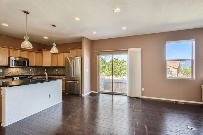 Building Photo - Flying Horse home for rent on Cake Bread!