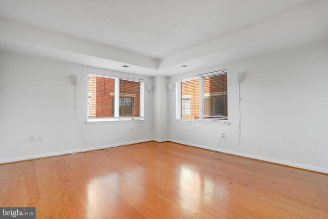 Building Photo - 545 E Braddock Rd