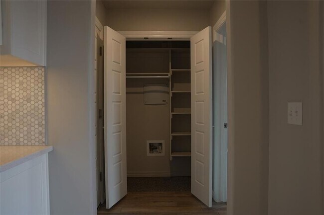 Building Photo - 5216 Bing Cir