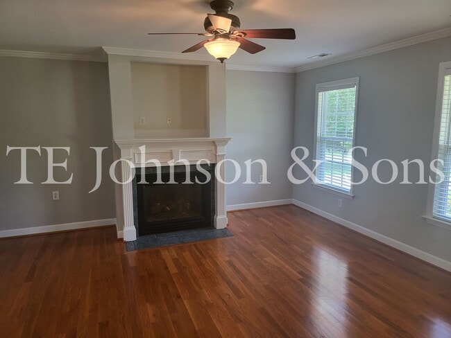 Building Photo - Charming 3BR Home with Bonus Room, Screened Deck & Two-Car Garage