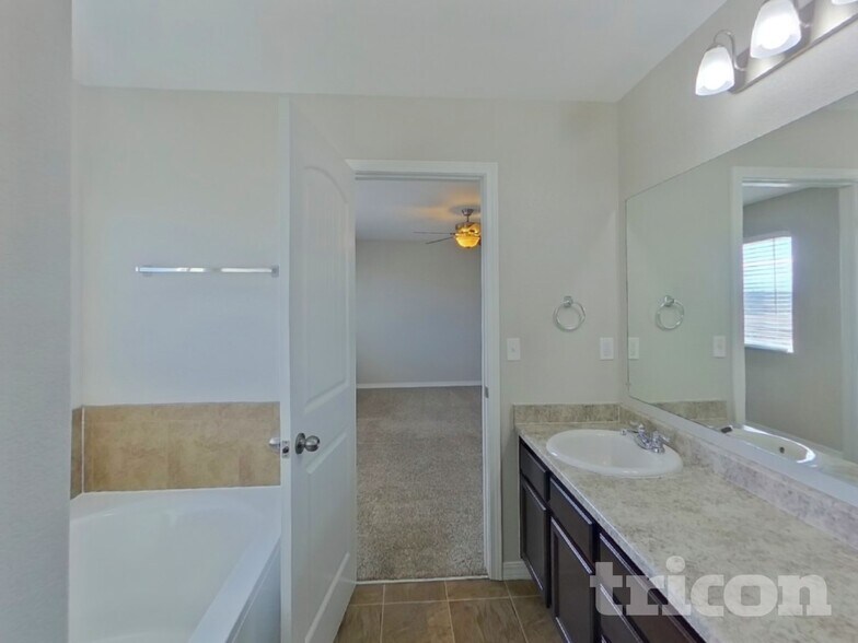 Building Photo - 7407 Benecia Dr