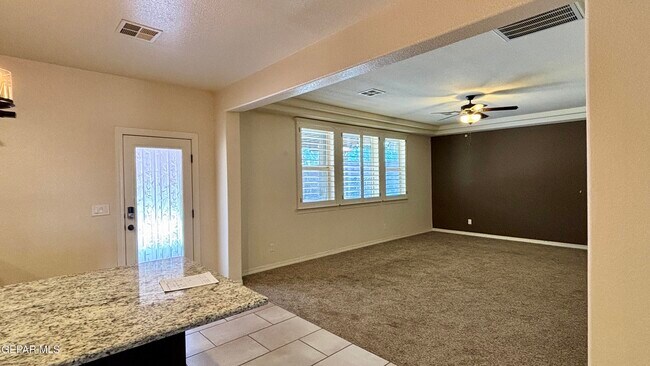 Building Photo - 12437 Pleasant Crest