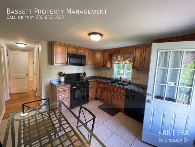 Building Photo - 24 Lincoln St