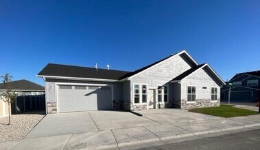 Building Photo - Low-Maintenance Luxury on One Level - new home Star, ID