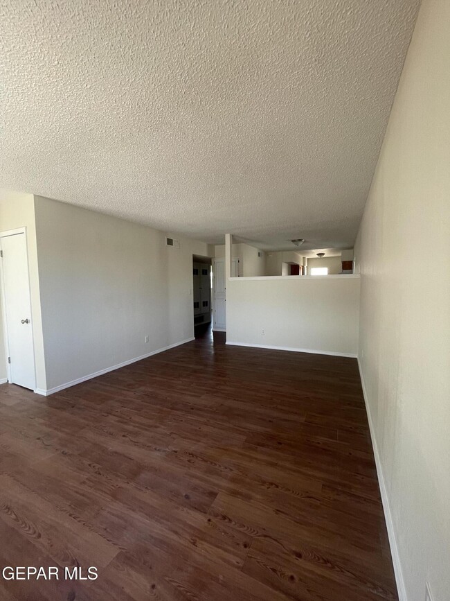 Building Photo - 10830 Cardigan Dr