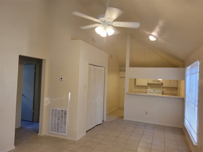 Building Photo - 15135 Kennedy Oaks St