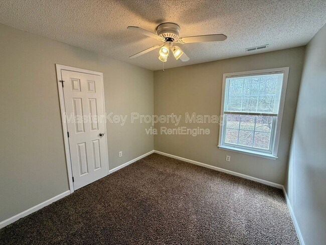 Building Photo - 110 Ridge Lake Dr