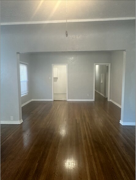 Building Photo - 1031 S Orange Dr