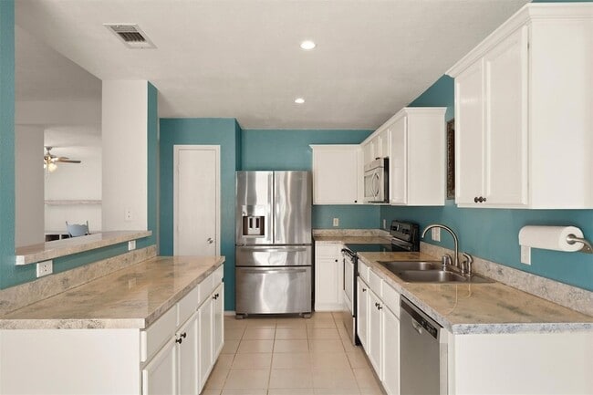 Building Photo - 2201 Tailburton Ct