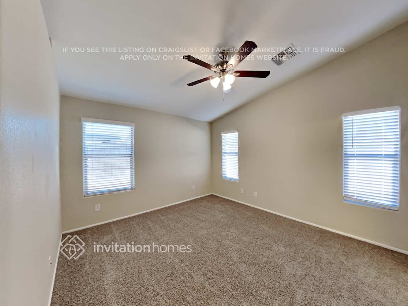 Building Photo - 7820 S 48th Dr