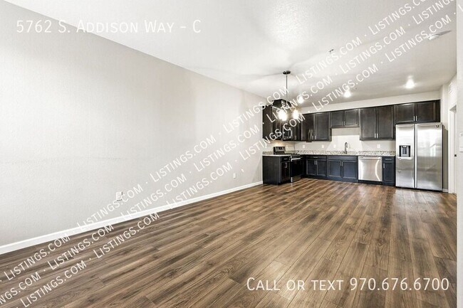 Building Photo - 5762 S Addison Way