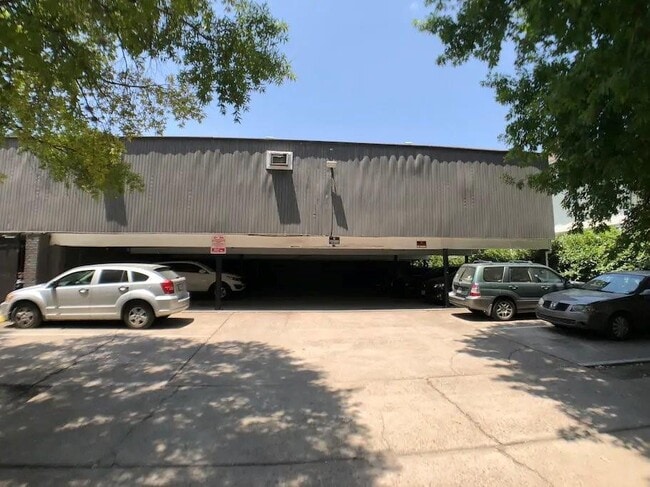 Primary Photo - 502 W Alabama St