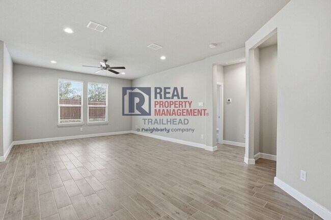 Building Photo - Spacious 4 Bedroom Home with Functional Layout