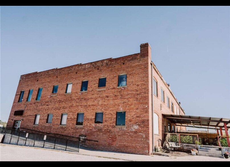 Primary Photo - 415 W Madison Ave