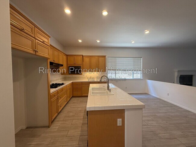 Building Photo - 605 Corte Sol