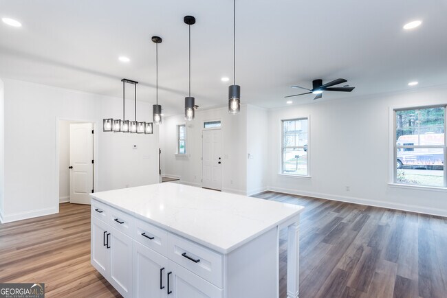 Building Photo - 3342 Landings S Dr SW