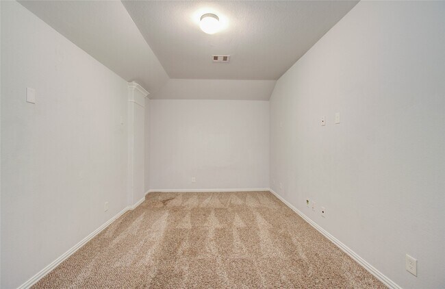 Building Photo - 318 Bolton Dr