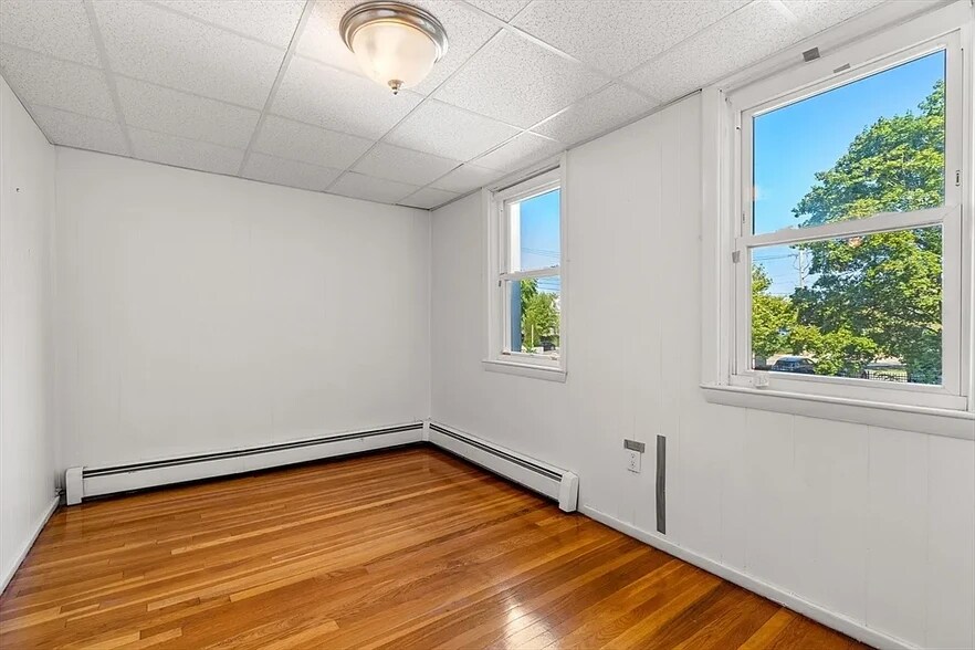 Building Photo - 44 Warren St