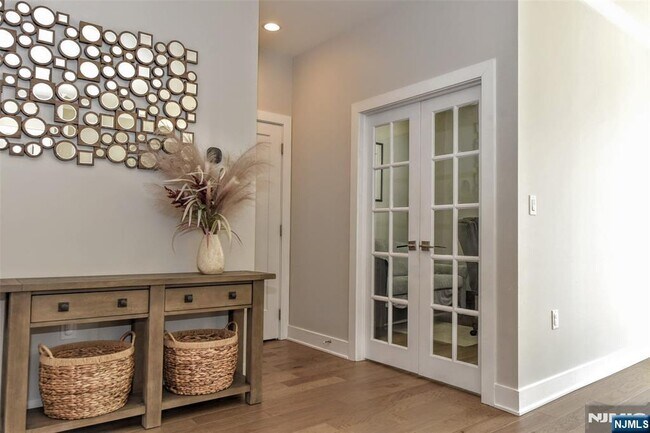 Building Photo - 32 Cinnamon Dr