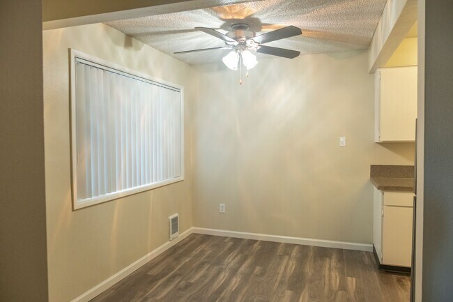 Building Photo - Stylish 2 Bedroom Living in the Heart of Irvington!