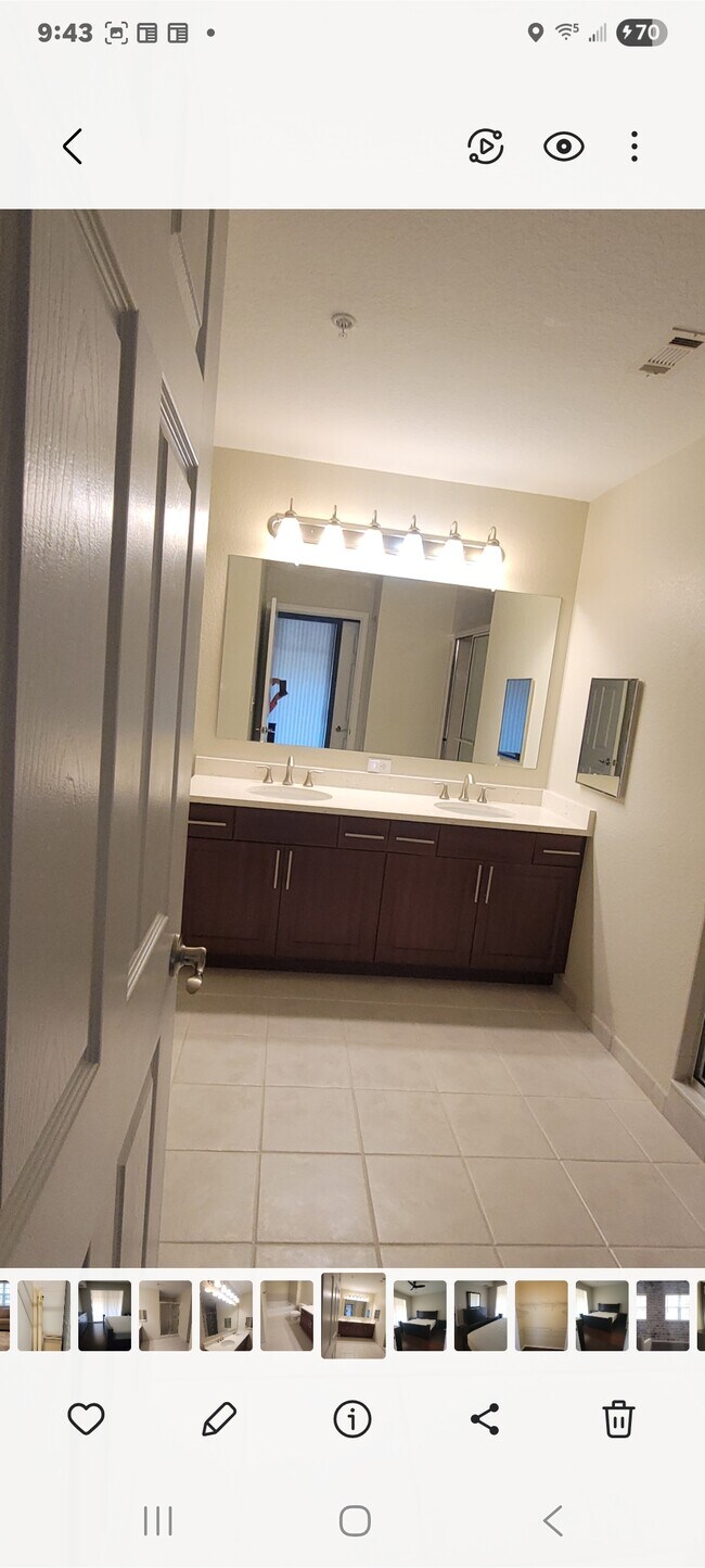 Building Photo - 1064 N Tamiami Trl