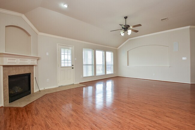Building Photo - 3217 Mossy Bend Ln