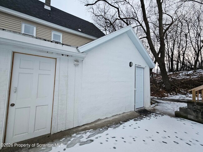 Building Photo - 1515 Brick Ave