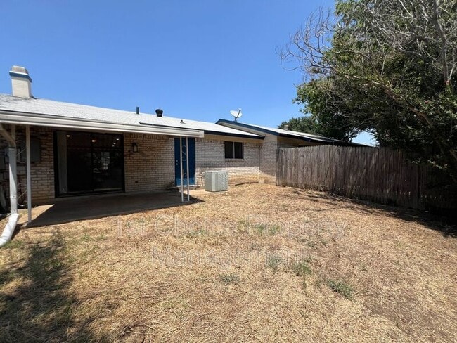 Building Photo - 1020 Pleasant Valley Ln