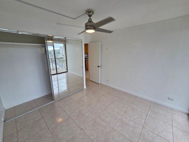 Building Photo - Wilder At Piikoi Spacious 1 Bedroom, 1 Bath & 1 Parking Stall.